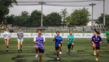 Le football, une soupape pour les réfugiées birmanes en Thaïlande