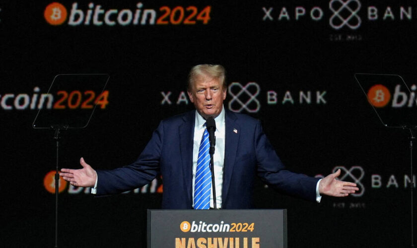 Elections américaines : les promesses de Donald Trump, devenu le «champion du Bitcoin», séduisent le monde de la crypto et font envoler les cours