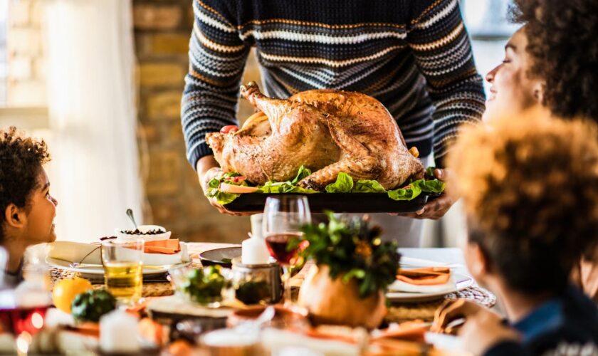 Experts reveal the best time to eat your Thanksgiving dinner