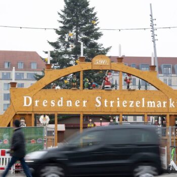 Für die Weihnachtszeit sind Dresdner wie auch Besucher aufgerufen, möglichst das Auto stehen zu lassen. Foto: Sebastian Kahnert/