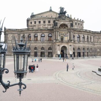 Der Semperopernball ist am 7. Februar erneut Schauplatz eines Balls. Foto: Sebastian Kahnert/dpa