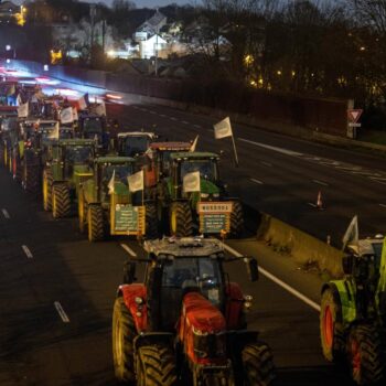 Les agriculteurs se préparent à de nouvelles mobilisations, le gouvernement met en garde contre des violences