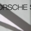 Die Porsche SE hält die Stimmrechtsmehrheit an VW Foto: Marijan Murat/dpa