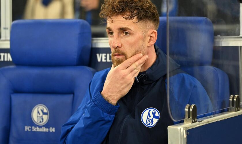 Schalke 04 wird von seinem eigenen Torwart verklagt