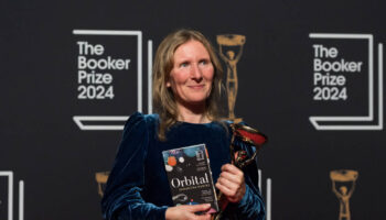 La Britannique Samantha Harvey remporte le Booker Prize