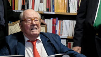 Jean-Marie Le Pen hospitalisé : des "signes de faiblesse" ont exigé sa prise en charge, sa santé très dégradée