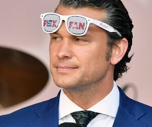 Donald Trumps designierte Verteidigungsminister Pete Hegseth - vom Studio ins Ministerium