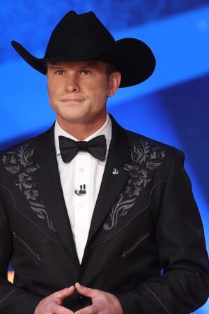 Le présentateur de Fox News Pete Hegseth sur scène lors de la remise des FOX Nation Patriot Awards 2023 à Nashville, dans le Tennessee, aux Etats-Unis, le 16 novembre 2023