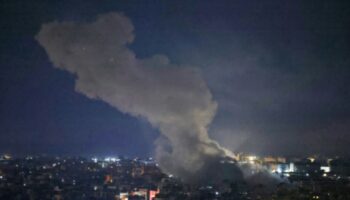 Rauchwolken über Viertel im Süden von Beirut