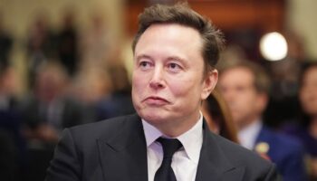 Elon Musk urges people to do common thing to stop 'humanity from dying with a whimper'