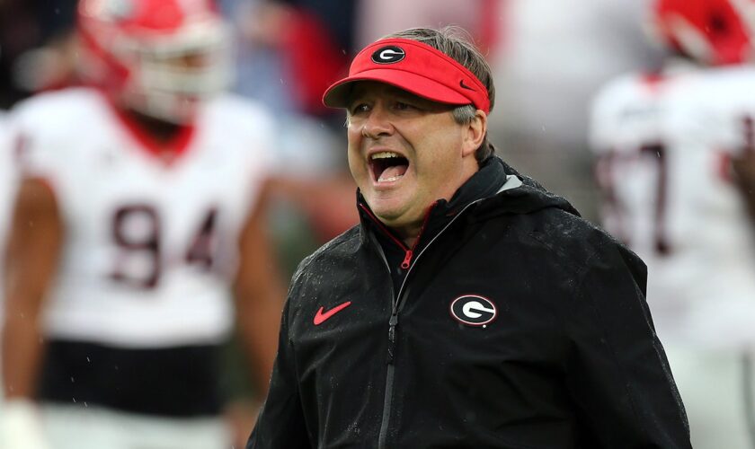 Kirby Smart apologizes after calling Georgia player an 'idiot' for appearing to celebrate with Ole Miss fans