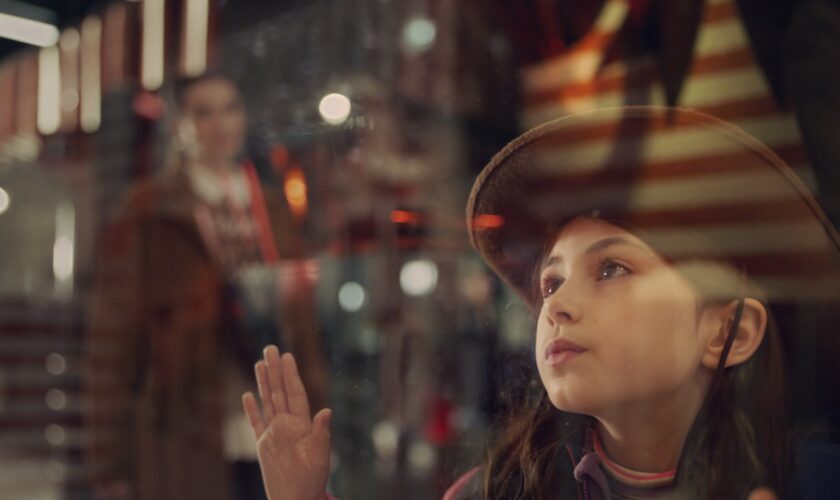 Who sings ‘Sonnet’, the song featured in the 2024 John Lewis Christmas advert?