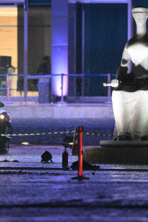 Au Brésil, un homme chargé d'explosifs meurt devant la Cour suprême, le bâtiment évacué