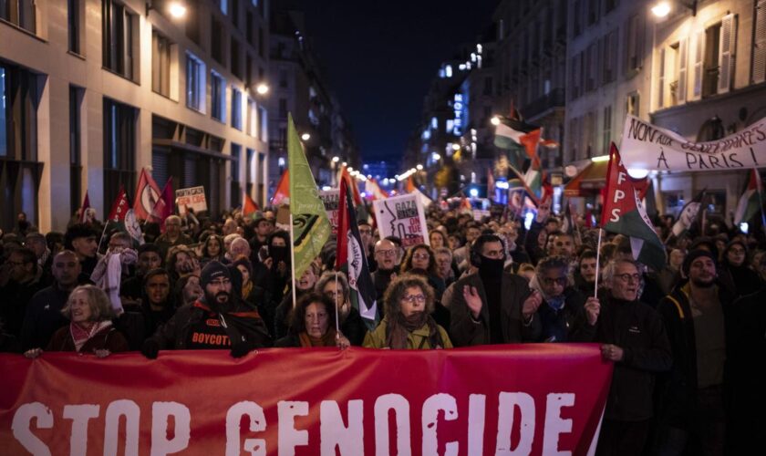 Des milliers de manifestants à Paris contre un gala de soutien à Israël controversé