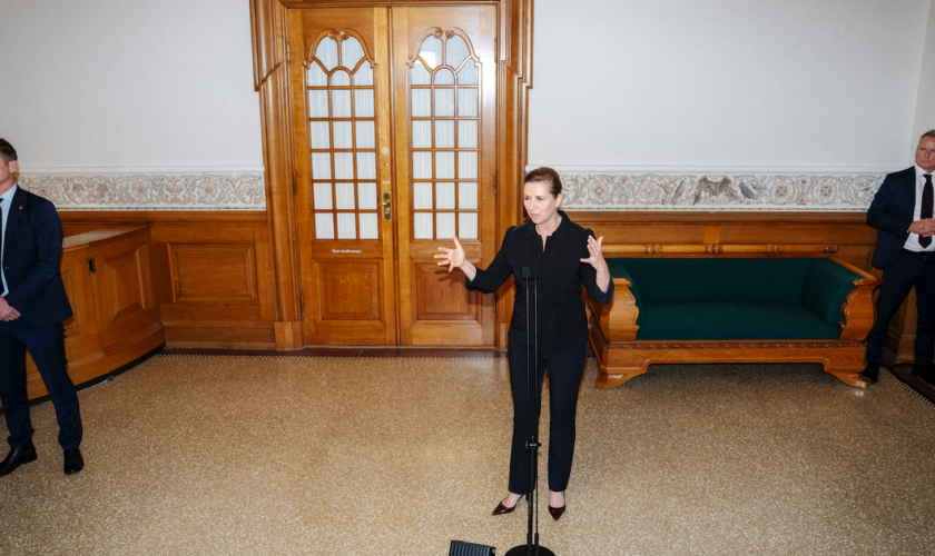 Au Parlement danois, un tableau pour symboliser l’importance des femmes en politique