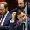 Le ministre de l'Economie Antoine Armand (g) et le ministre du Budget Laurent Saint-Martin assistent à une séance de débat sur le projet de budget 2025 à l'Assemblée nationale, à Paris, le 22 octobre 2024