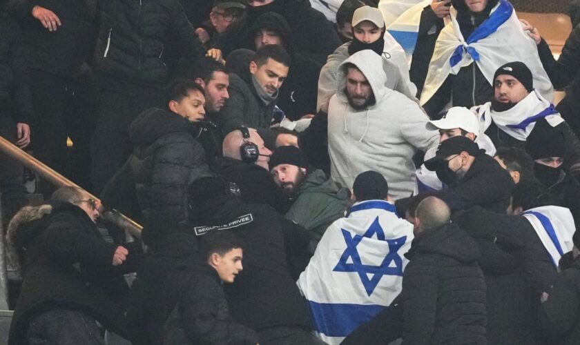 Fans liefern sich im Stadion kurze Schlägerei – doch sonst blieb es ruhig