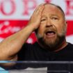 Alex Jones im Bieterkrieg: „The Onion“ kauft „Infowars“