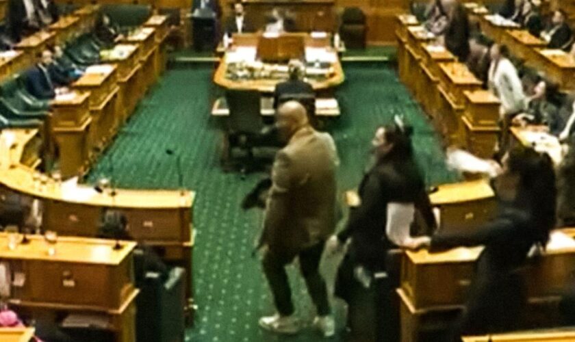 Warum Maori-Abgeordnete im Parlament den Haka-Tanz aufführten