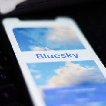 Le réseau social Bluesky est pour l'instant seulement disponible sur invitation.