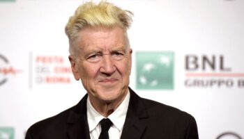 Starregisseur David Lynch kann wegen seiner schweren Lungenerkrankung kaum durch einen Raum gehen, wie er erzählt. Foto: Luigi M