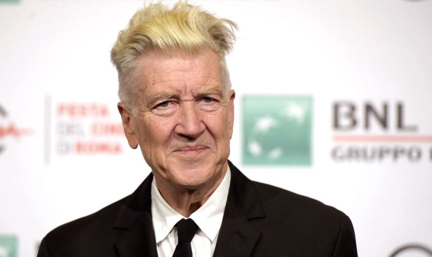 Starregisseur David Lynch kann wegen seiner schweren Lungenerkrankung kaum durch einen Raum gehen, wie er erzählt. Foto: Luigi M