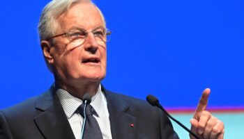 Michel Barnier s'exprime lors du 93ème congrès des Assises des Départements de France à Angers, le 15 novembre 2024.