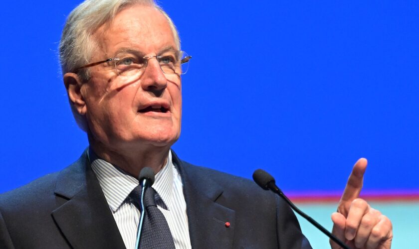 Michel Barnier s'exprime lors du 93ème congrès des Assises des Départements de France à Angers, le 15 novembre 2024.