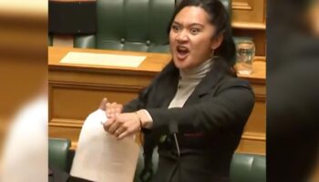 Neuseeland: Maori-Abgeordnete protestieren in Parlamentssitzung mit Haka-Tanz