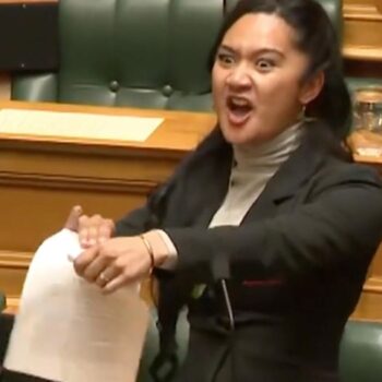 Neuseeland: Maori-Abgeordnete protestieren in Parlamentssitzung mit Haka-Tanz