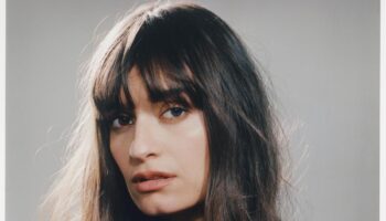 Clara Luciani : « Je vais au supermarché, en pyjama souvent, et tout se passe très bien »