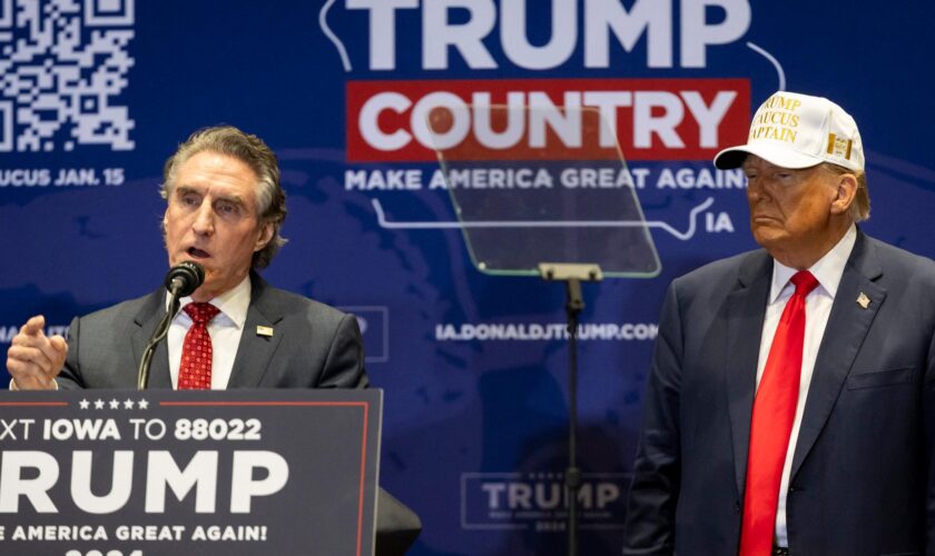 Trump offre une double casquette à Doug Burgum, faisant craindre le pire pour l’environnement