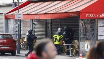 Prise d’otage à Issy-les-Moulineaux en proche banlieue parisienne, un homme retranché dans un restaurant