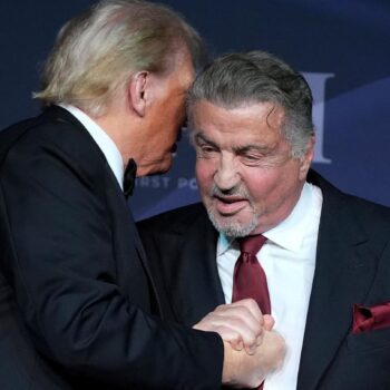 Promis aus Politik & TV: Sylvester Stallone bei Trump-Gala: "Ich stehe hier in Ehrfurcht"