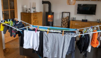 Cette habitude pour sécher le linge l'hiver est une mauvaise idée - et pas seulement pour votre facture