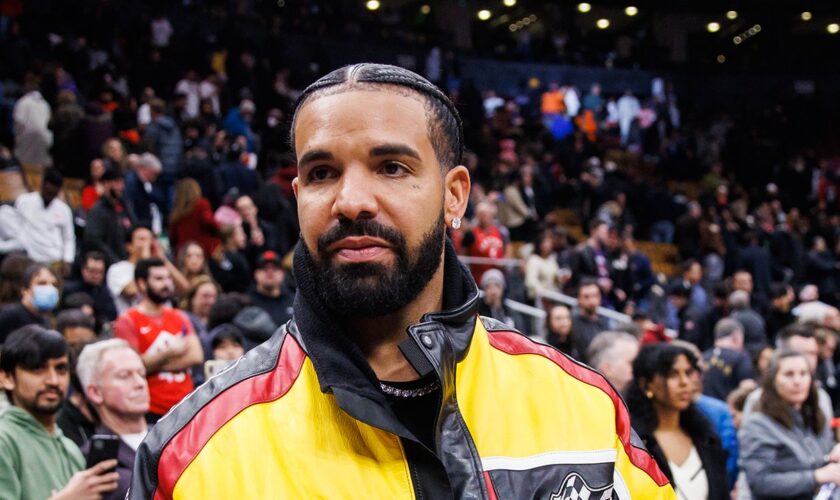 Drake loses staggering sum after placing wager on Mike Tyson to defeat Jake Paul