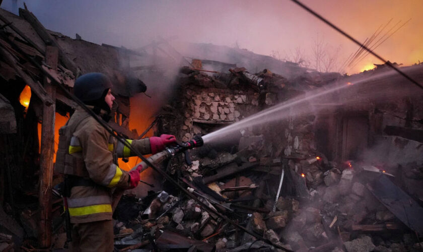 L’Ukraine affirme être la cible d’«une des plus grandes» attaques aériennes lancées par la Russie