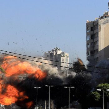 Proche-Orient : des frappes israéliennes à Gaza font 20 morts selon la Défense civile, Israël cible encore le Hezbollah près de Beyrouth