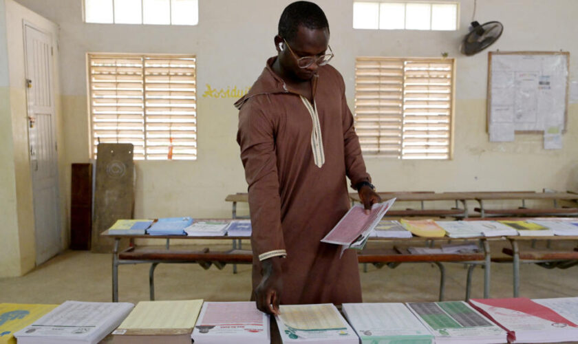 Législatives au Sénégal : le scrutin a débuté, l'exécutif en quête d'une large majorité