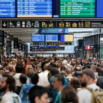 Grèves de Noël : le patron de la SNCF met en garde les cheminots avant une fin d’année agitée