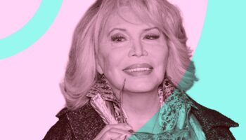 Amanda Lear, sous influence : « Le fantôme d’Elvis Presley m’a contactée pour me dire qu’il adorait ma reprise de “Trouble” »