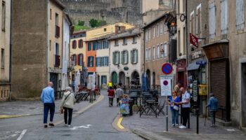 La citadelle de la Cité de Carcassonne, site classé au patrimoine mondial de l'UNESCO.