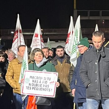 Agriculteurs en colère : à Villacoublay, une centaine de manifestants déjà rassemblés ce dimanche