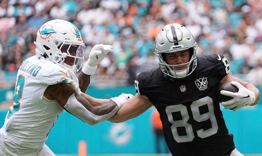 Raiders' Brock Bowers appears to perform Trump dance after TD catch vs Dolphins