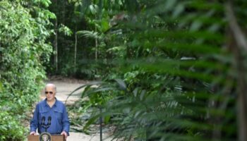 Biden bei seinem Besuch in Manaus