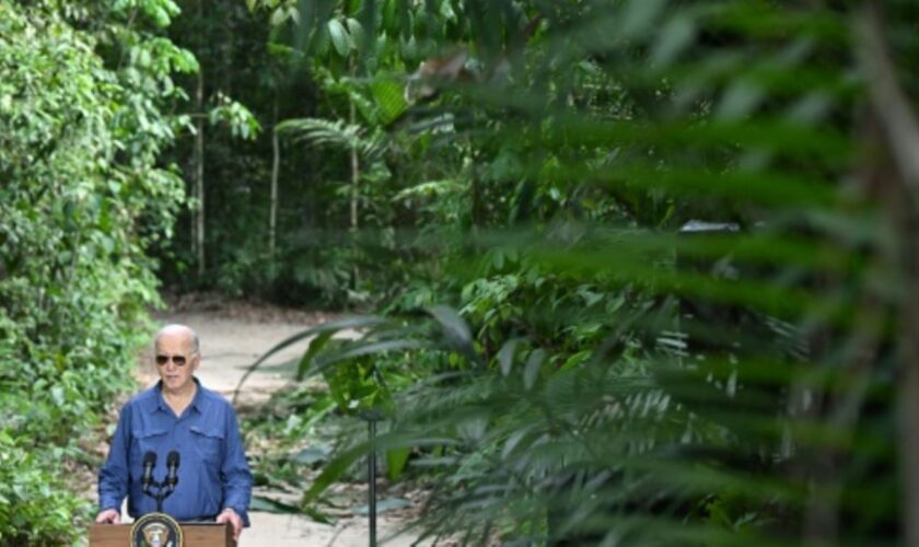 Biden bei seinem Besuch in Manaus