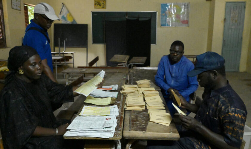 Législatives au Sénégal : le parti au pouvoir revendique une "large victoire"