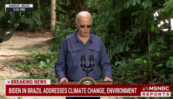 Joe Biden en Amazonie : il n’y a pas que ses propos qui font réagir dans cette scène au milieu de la jungle