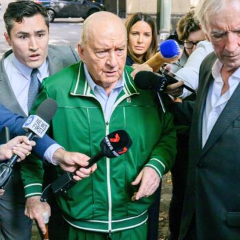 „Schockmoderator“ Alan Jones: Australischer Radiomacher soll junge Männer missbraucht haben