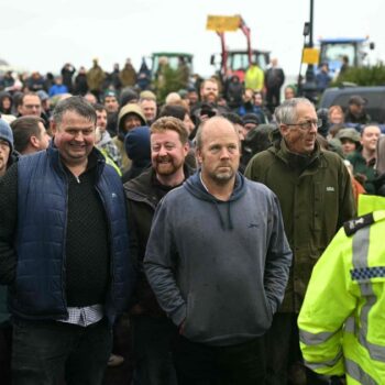 En colère, les agriculteurs britanniques menacent d’employer “la méthode française”